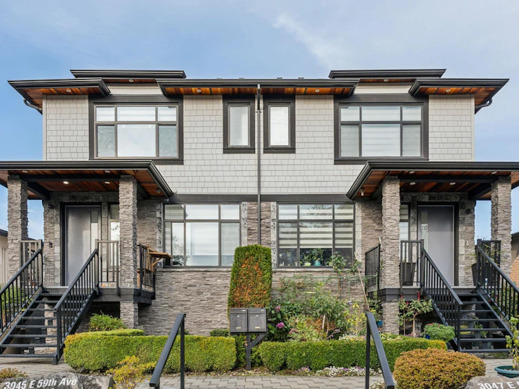 3045 E 59th Avenue, Vancouver, BC, V5S 2B2 - 2