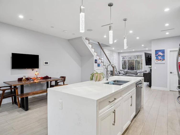 3045 E 59th Avenue, Vancouver, BC, V5S 2B2 - 18