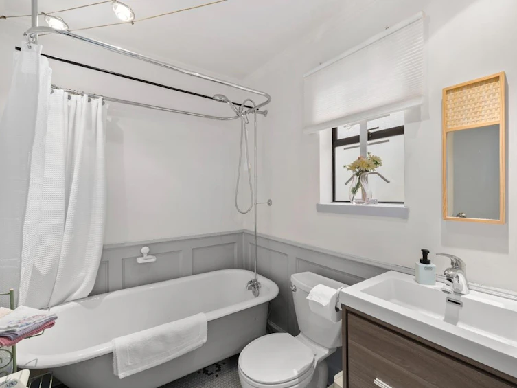 2730 Point Grey Road, Vancouver, BC, V6K 1A6 - 7