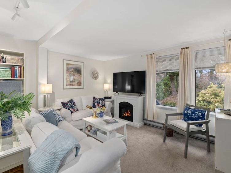 2730 Point Grey Road, Vancouver, BC, V6K 1A6 - 4
