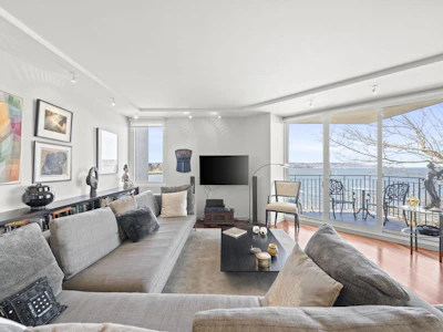 402-1575 Beach Avenue - 2