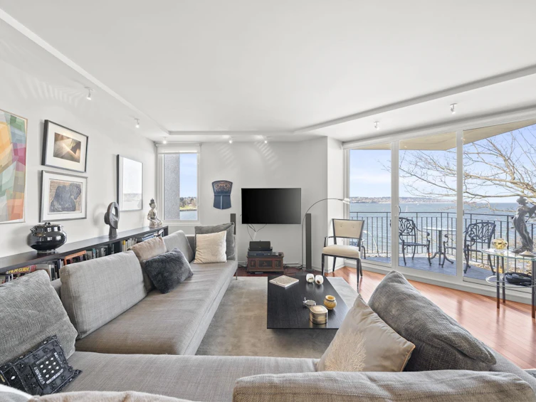 402-1575 Beach Avenue, Vancouver, BC, V6G 1Y5 - 2