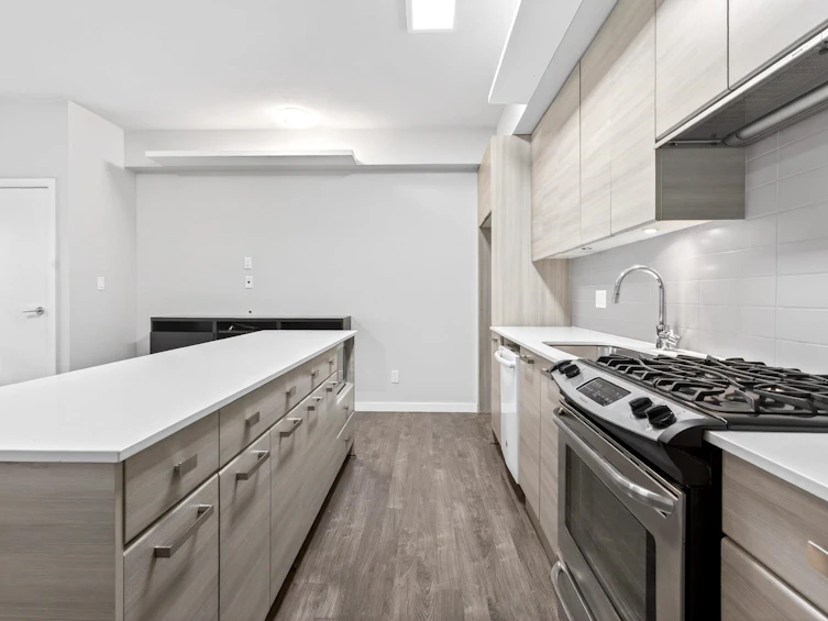 8-6965 Hastings Street, Burnaby, BC, V5B 1S9 - 16