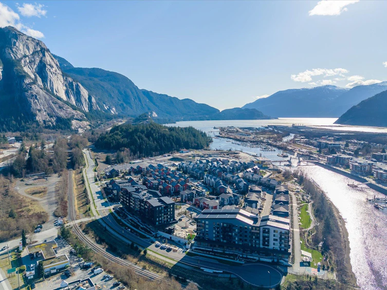 1361 Marinaside Place, Squamish, BC, V8B 1A8 - 35