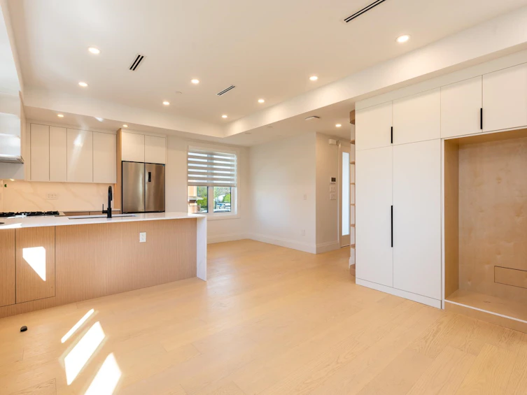 2890 Grant Street, Vancouver, BC, V5K 4C8 - 7