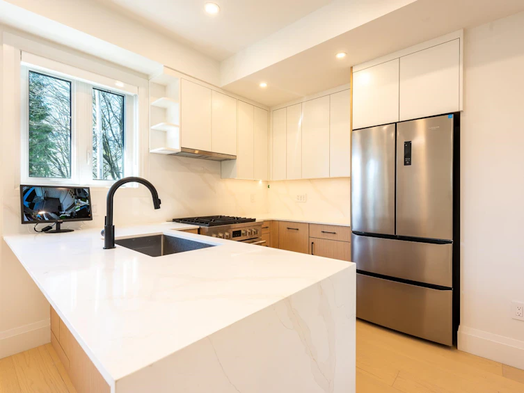 2890 Grant Street, Vancouver, BC, V5K 4C8 - 8