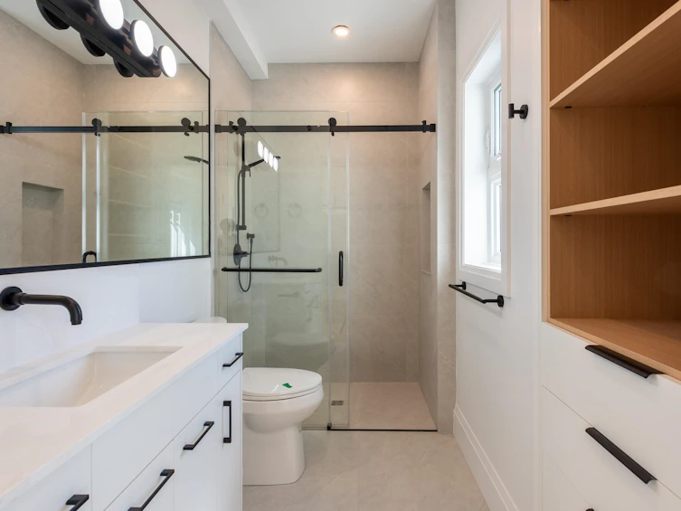 2890 Grant Street, Vancouver, BC, V5K 4C8 - 12