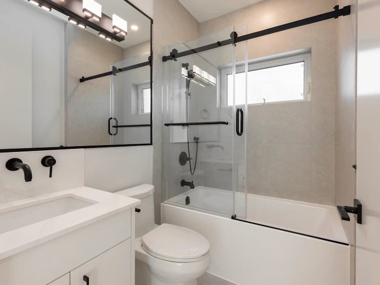 2890 Grant Street, Vancouver, BC, V5K 4C8 - 17