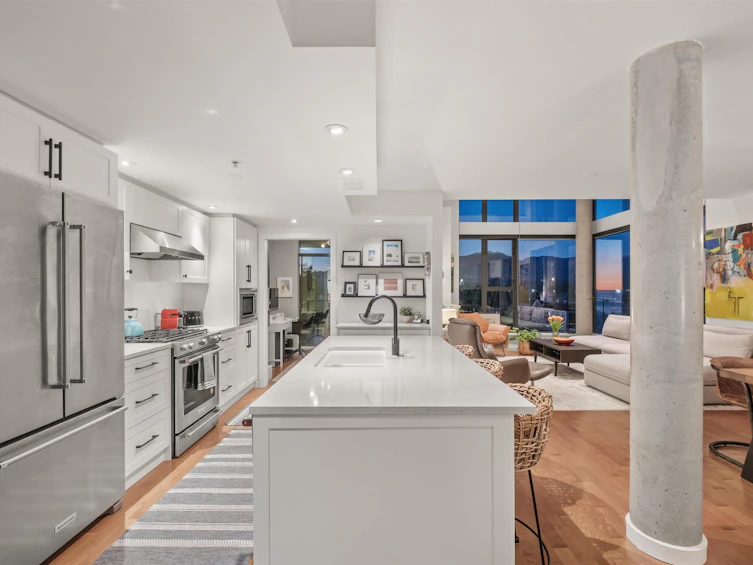 PH8-683 W Victoria Park, North Vancouver, BC, V7M 0A2 - 10