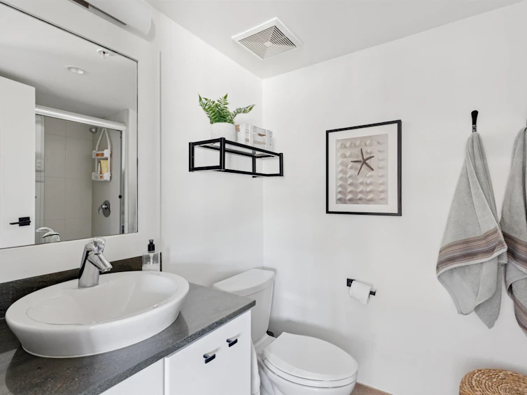 PH8-683 W Victoria Park, North Vancouver, BC, V7M 0A2 - 30