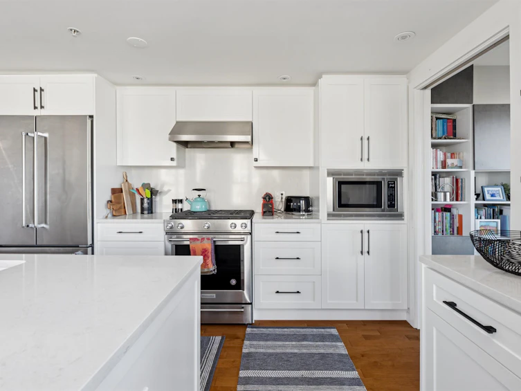 PH8-683 W Victoria Park, North Vancouver, BC, V7M 0A2 - 11