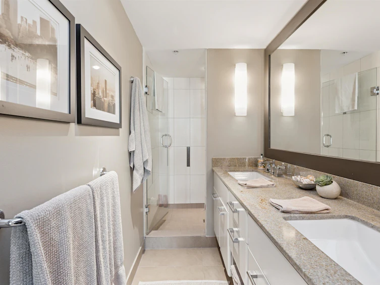 PH8-683 W Victoria Park, North Vancouver, BC, V7M 0A2 - 27
