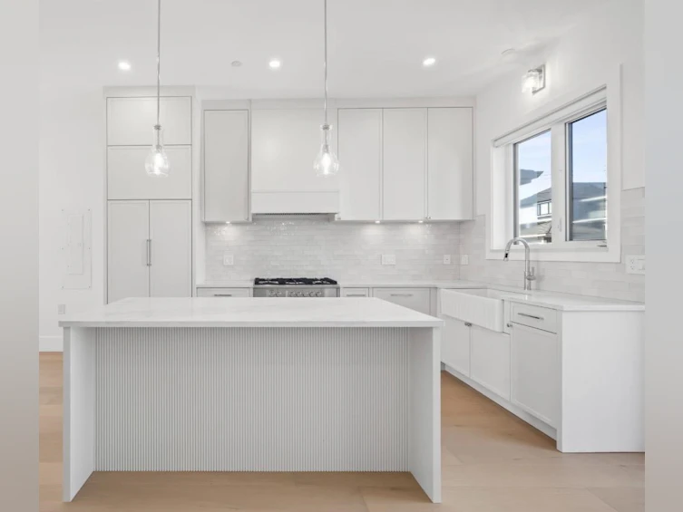 531 W 61st Avenue, Vancouver, BC, V6P 2B4 - 2