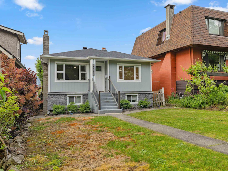 2641 E 5th Avenue, Vancouver, BC, V5M 1N1 - 3