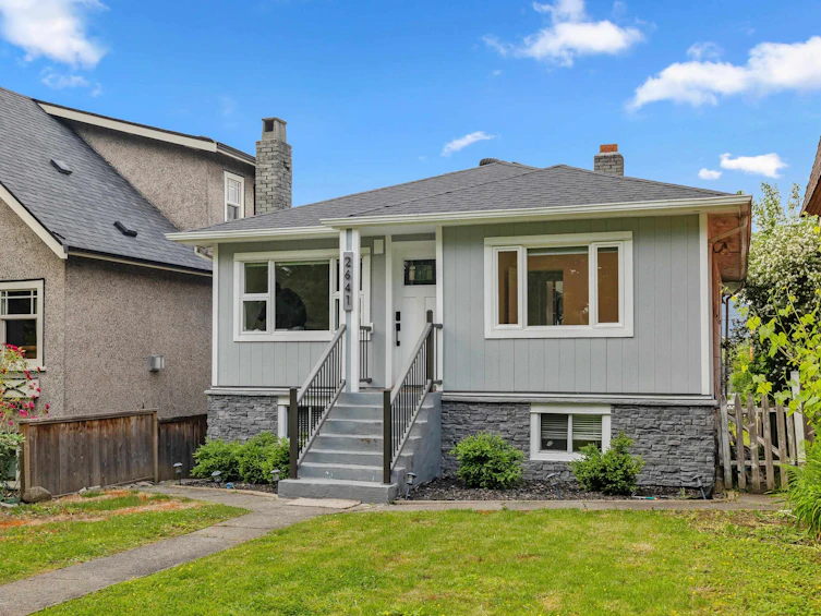 2641 E 5th Avenue, Vancouver, BC, V5M 1N1 - 2