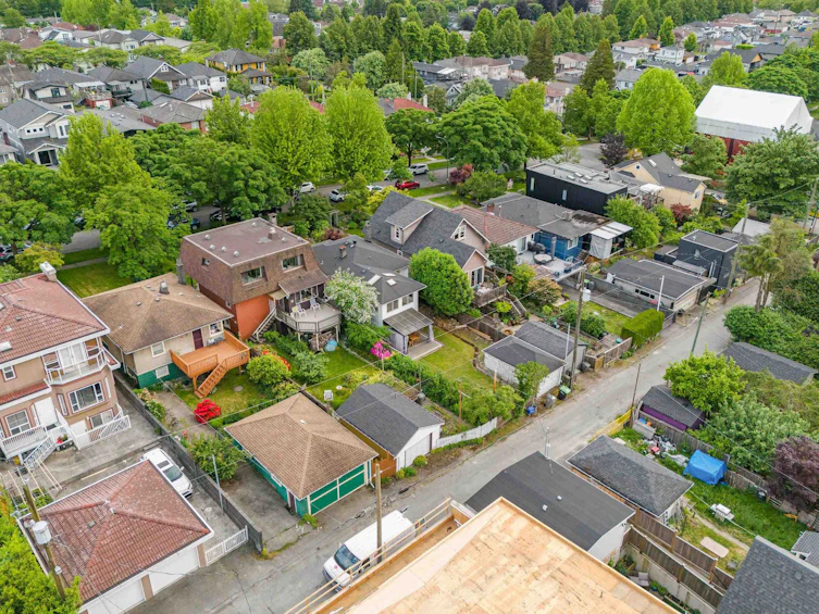 2641 E 5th Avenue, Vancouver, BC, V5M 1N1 - 39