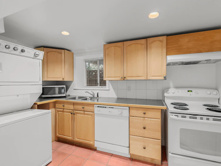 2641 E 5th Avenue, Vancouver, BC, V5M 1N1 - 21