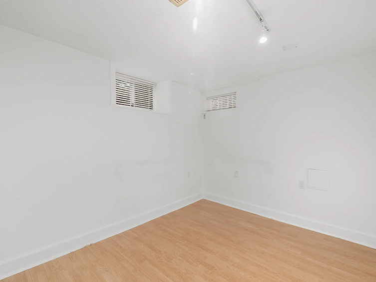 2641 E 5th Avenue, Vancouver, BC, V5M 1N1 - 25