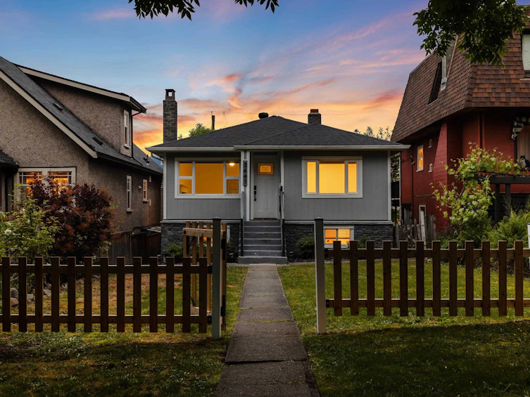 2641 E 5th Avenue, Vancouver, BC, V5M 1N1 - 29