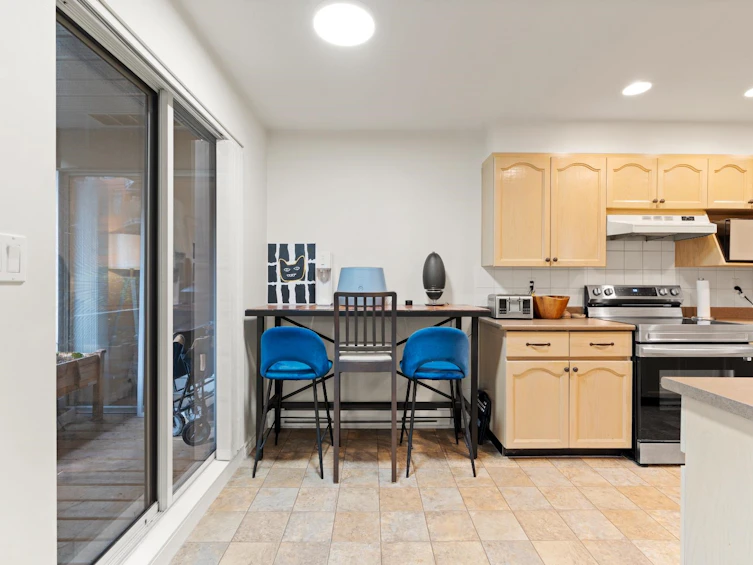 107B-1210 Quayside Drive, New Westminster, BC, V3M 6H1 - 11