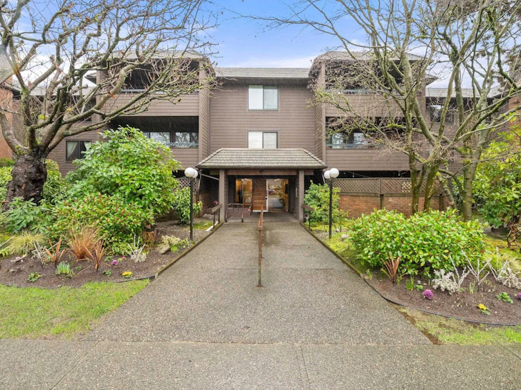 209-1720 W 12th Avenue, Vancouver, BC, V6J 2E6