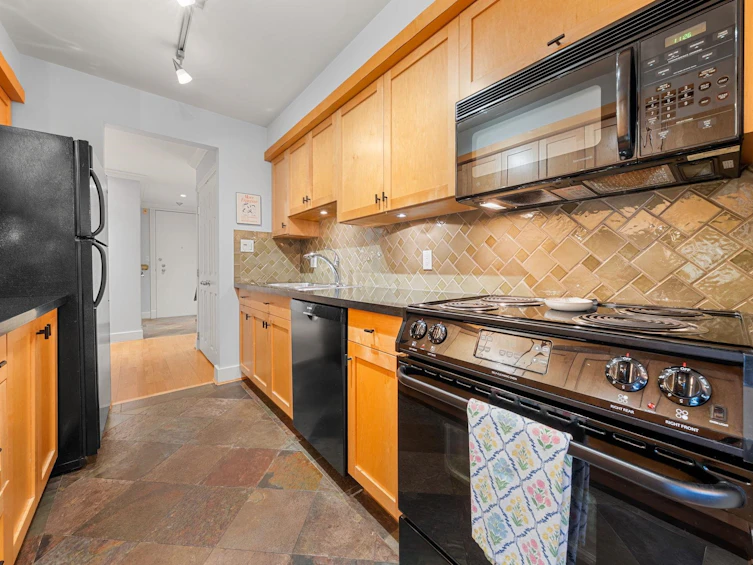 209-1720 W 12th Avenue, Vancouver, BC, V6J 2E6 - 14