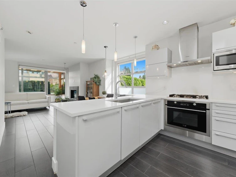 204-2388 Marine Drive, West Vancouver, BC, V7V 1K8 - 9