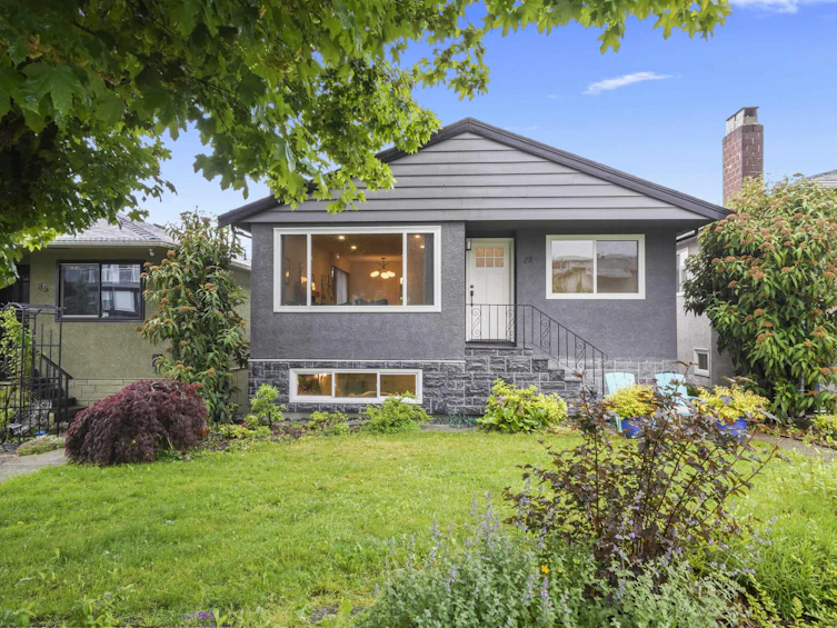 75 Springer Avenue, Burnaby, BC, V5B 3K4