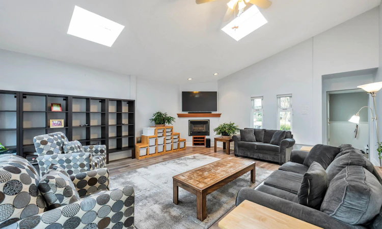 466 55 Street