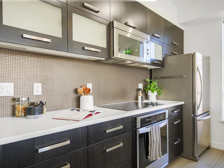 206-3333 Main Street, Vancouver, BC, V5V 3M8 - 3