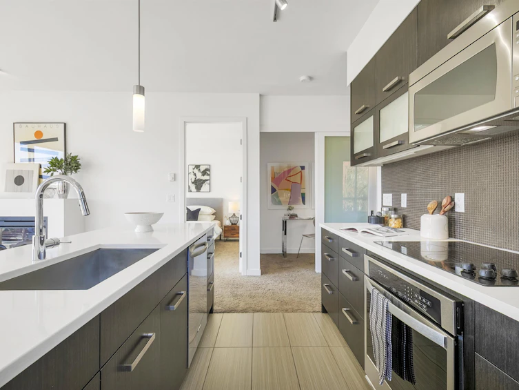 206-3333 Main Street, Vancouver, BC, V5V 3M8 - 4