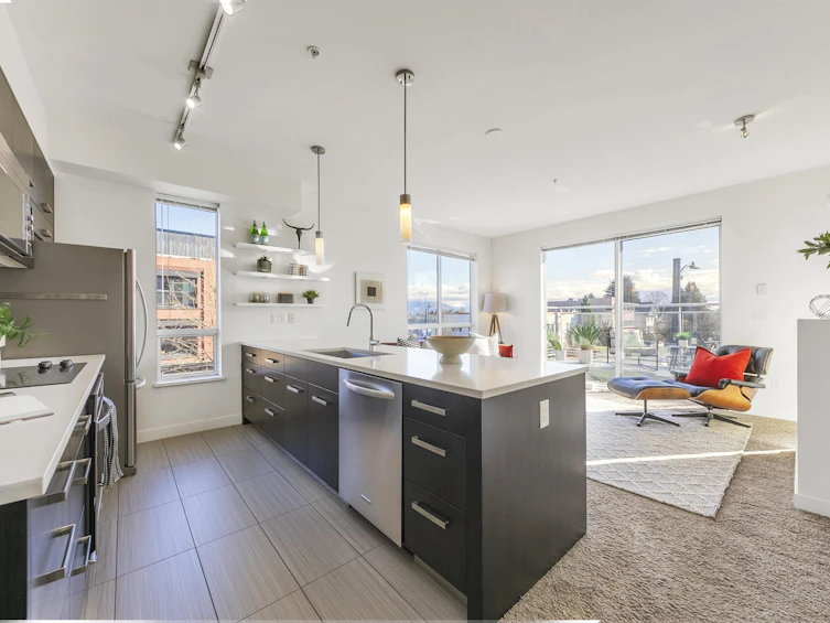 206-3333 Main Street, Vancouver, BC, V5V 3M8