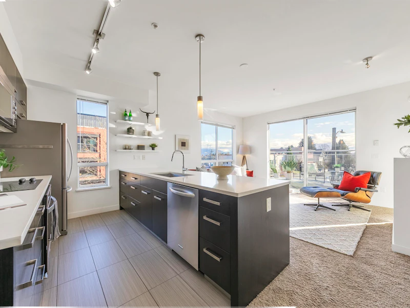 206 - 3333 Main Street, Vancouver BC V5V 3M8