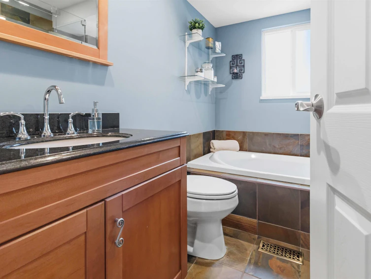 11895 82a Avenue, Delta, BC, V4C 3P6 - 23