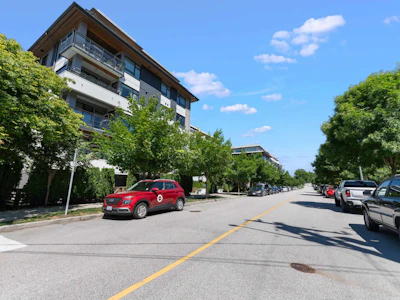 212-3018 St George Street - 3