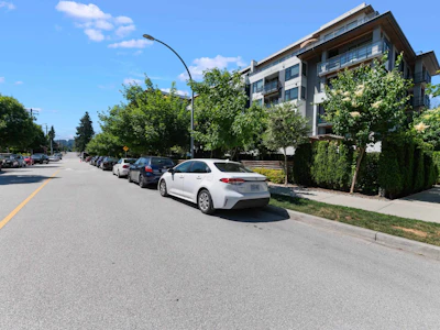 212-3018 St George Street - 4