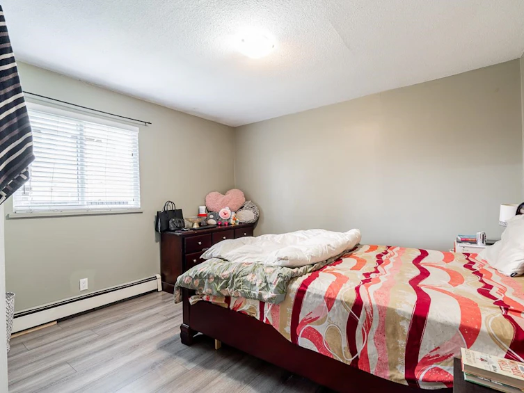 12490 114 Avenue, Surrey, BC, V3V 3N7 - 12