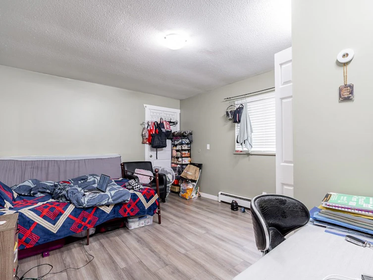 12490 114 Avenue, Surrey, BC, V3V 3N7 - 11