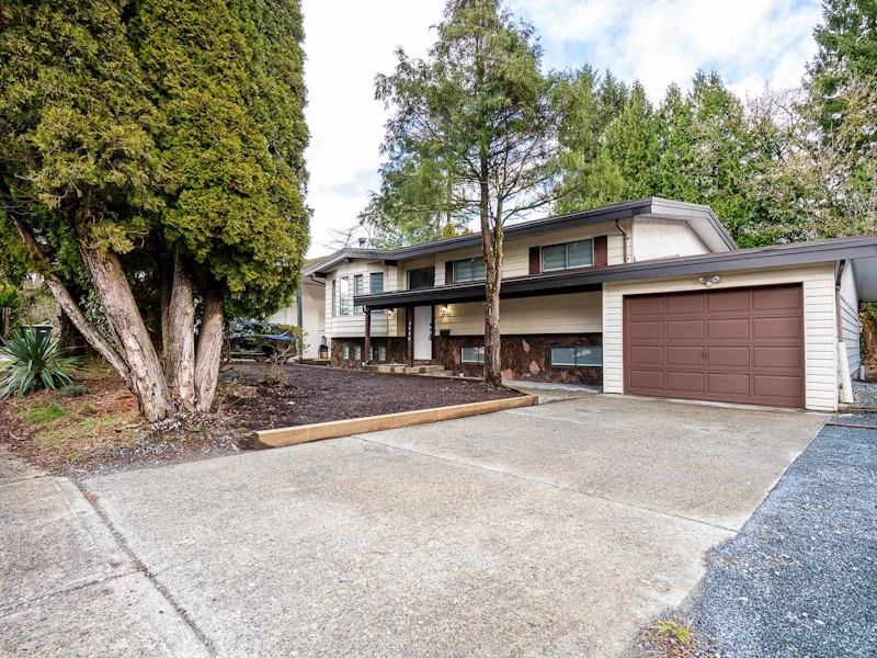 3640 Old Clayburn Road, Abbotsford BC V3G 1H6