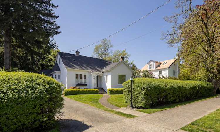 438 Fourth Street