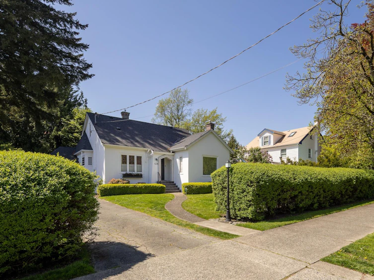 438 Fourth Street, New Westminster, BC, V3L 2V4