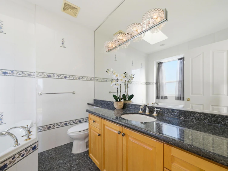213 W 28th Street, North Vancouver, BC, V7N 2H9 - 15