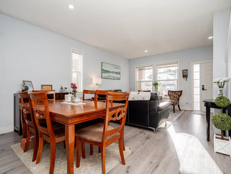 6926 190 Street, Surrey, BC, V4N 5P1 - 6