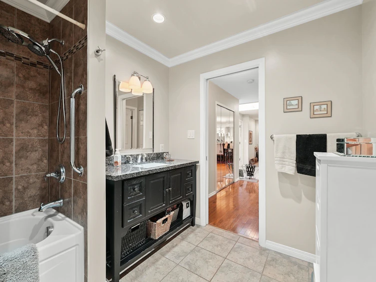 3887 Robin Place, Port Coquitlam, BC, V3B 4Y6 - 12