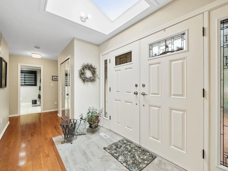 3887 Robin Place, Port Coquitlam, BC, V3B 4Y6 - 2