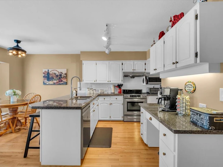 25-10045 154 Street, Surrey, BC, V3R 4J5