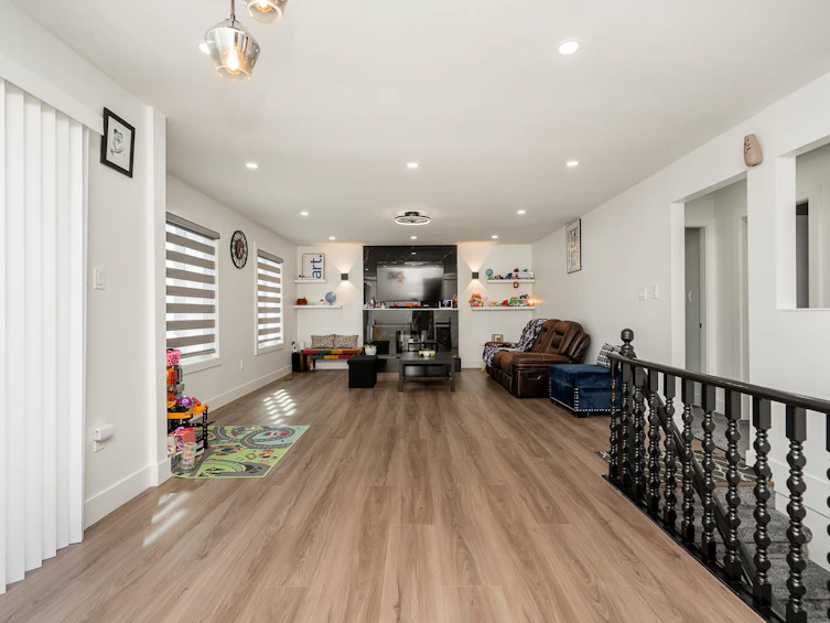 17233 60 Avenue, Surrey, BC, V3S 1T7 - 8