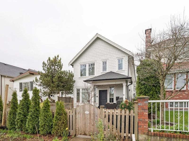 4382 Perry Street, Vancouver BC