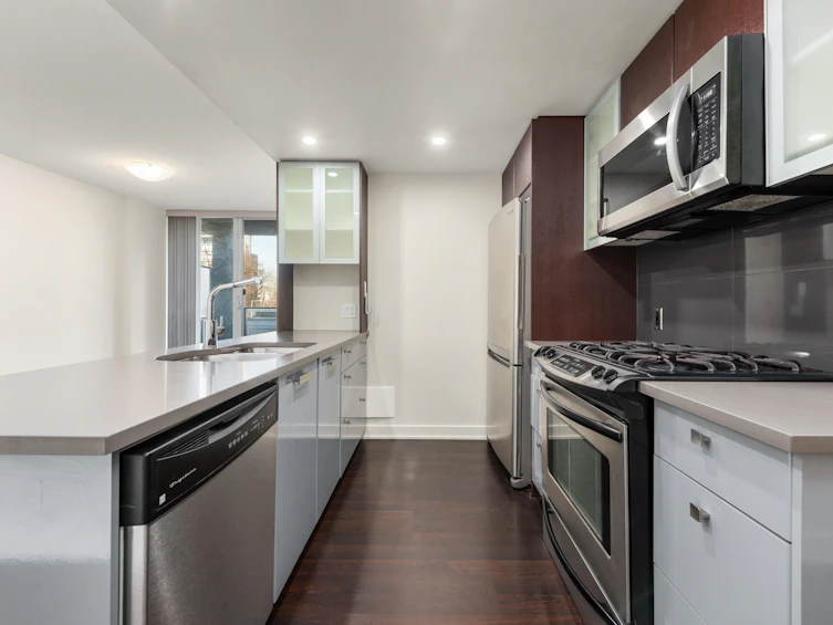 302-7080 No. 3 Road, Richmond, BC, V6Y 0B5 - 6