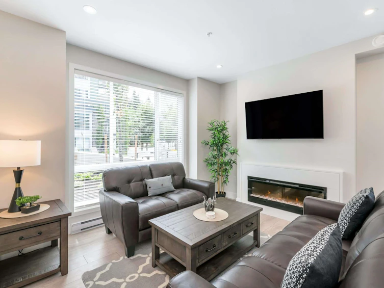101-45500 Market Way, Chilliwack, BC, V2R 6G5 - 5